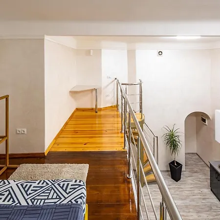 On Kovzhuna Street Apartament *